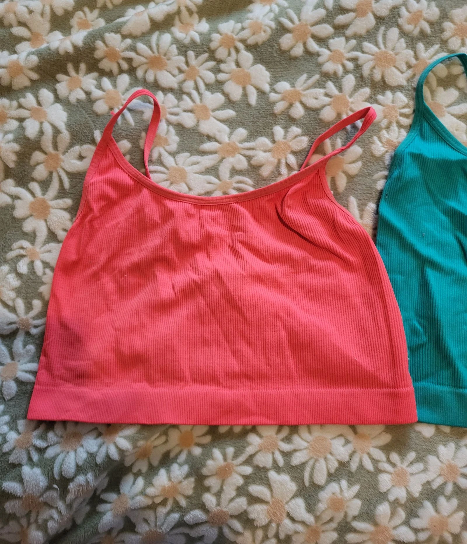 Deux tops courts taille S – photo 2